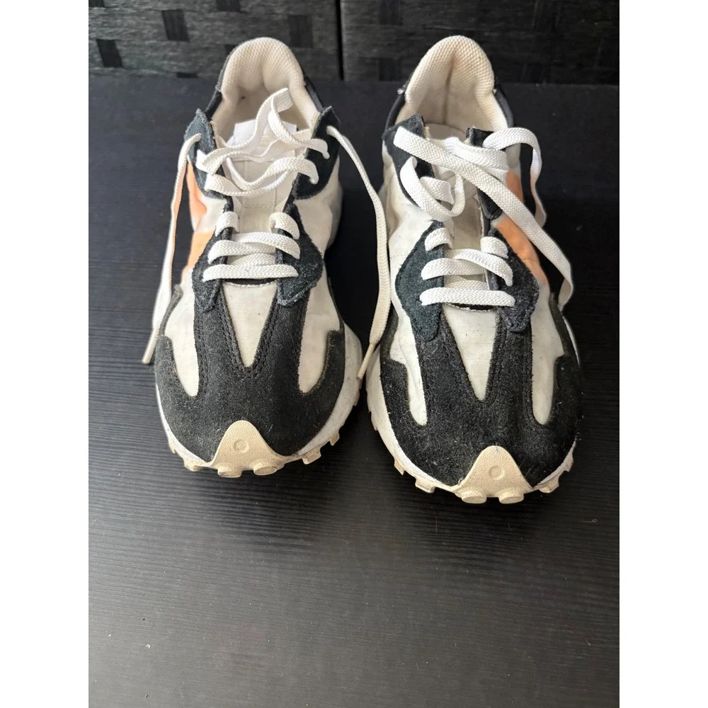 New balance 327 size 9 men's apricot /white